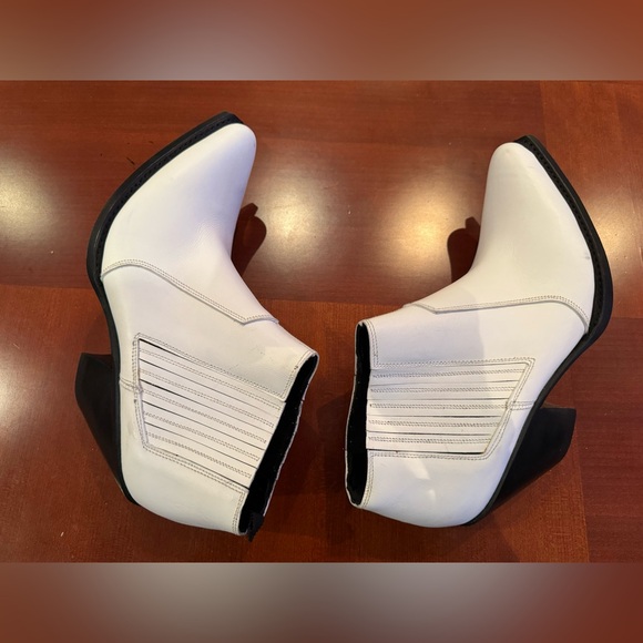 CELINE leather White and Black Ankle boots. Brand new with tags never worn! - Picture 3 of 15
